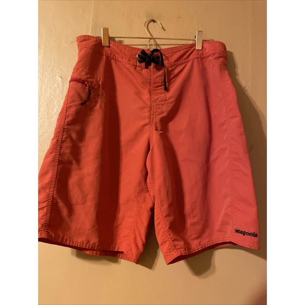 Patagonia Board Short Mens Size 36 Red Swim Surfing Trunks Hawaiian Camou Nylon